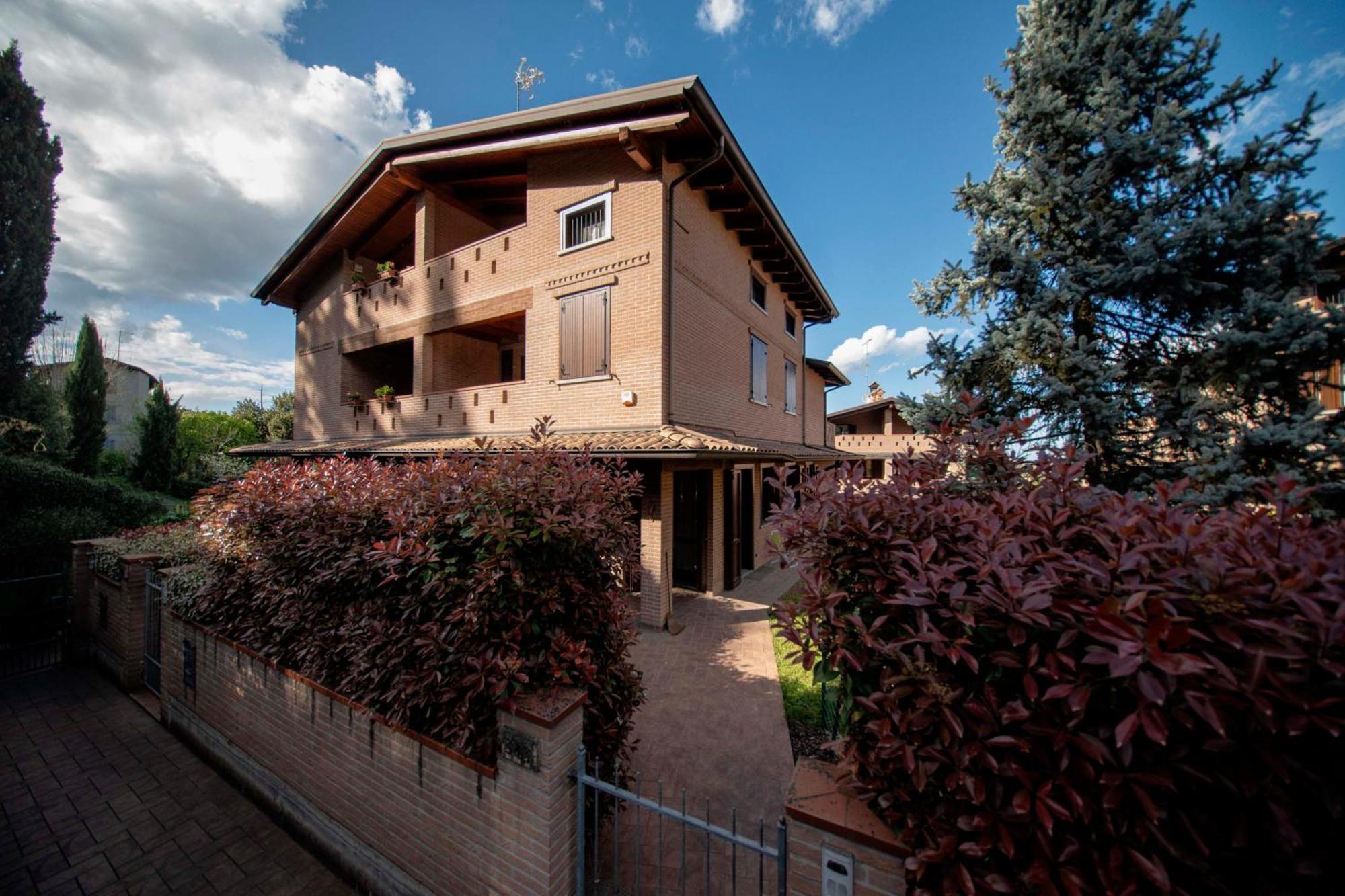 Jacuzzi Apartment In Italian Villa, Wi-Fi & Garden Sassuolo - Maranello Casalgrande Exterior photo