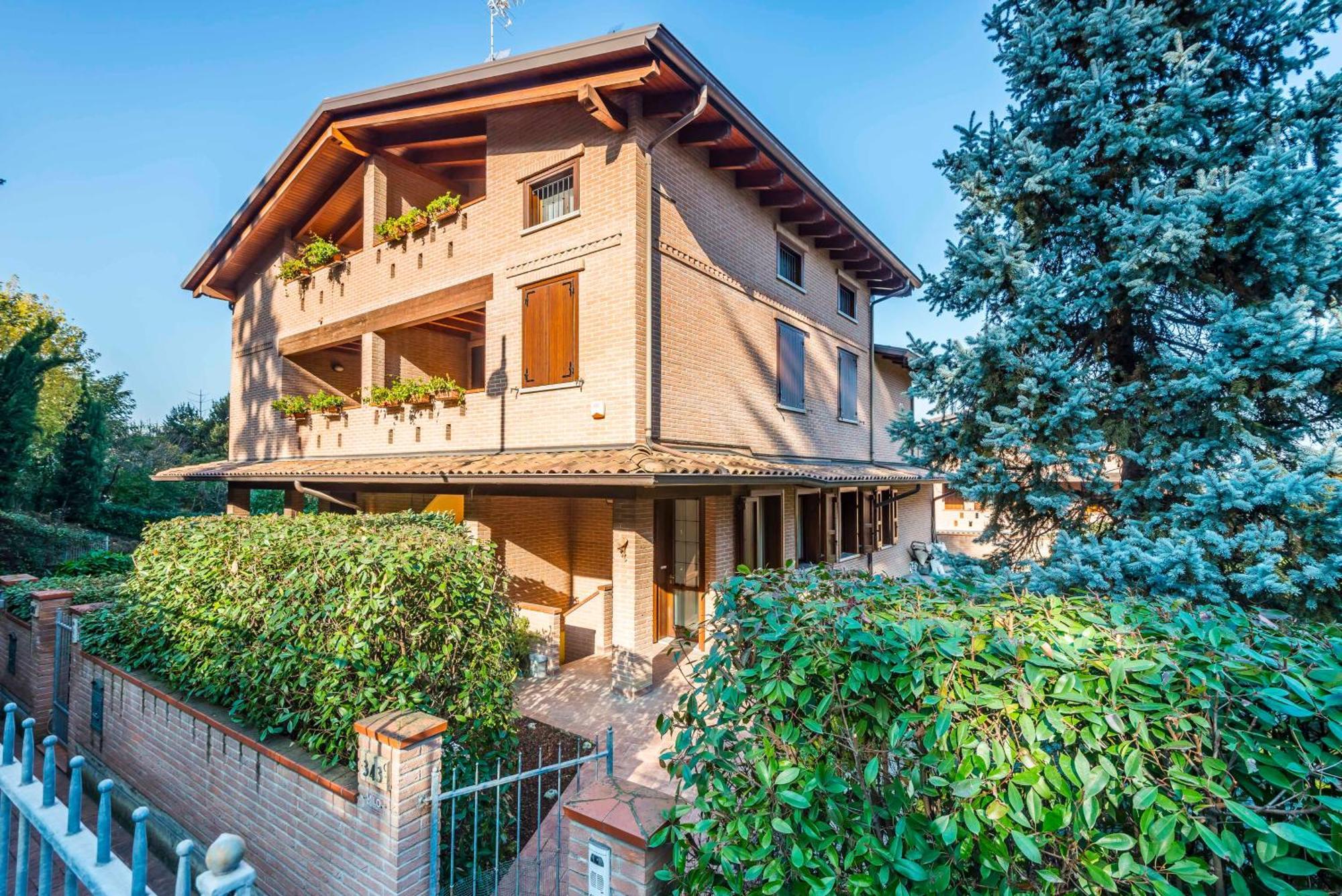 Jacuzzi Apartment In Italian Villa, Wi-Fi & Garden Sassuolo - Maranello Casalgrande Exterior photo
