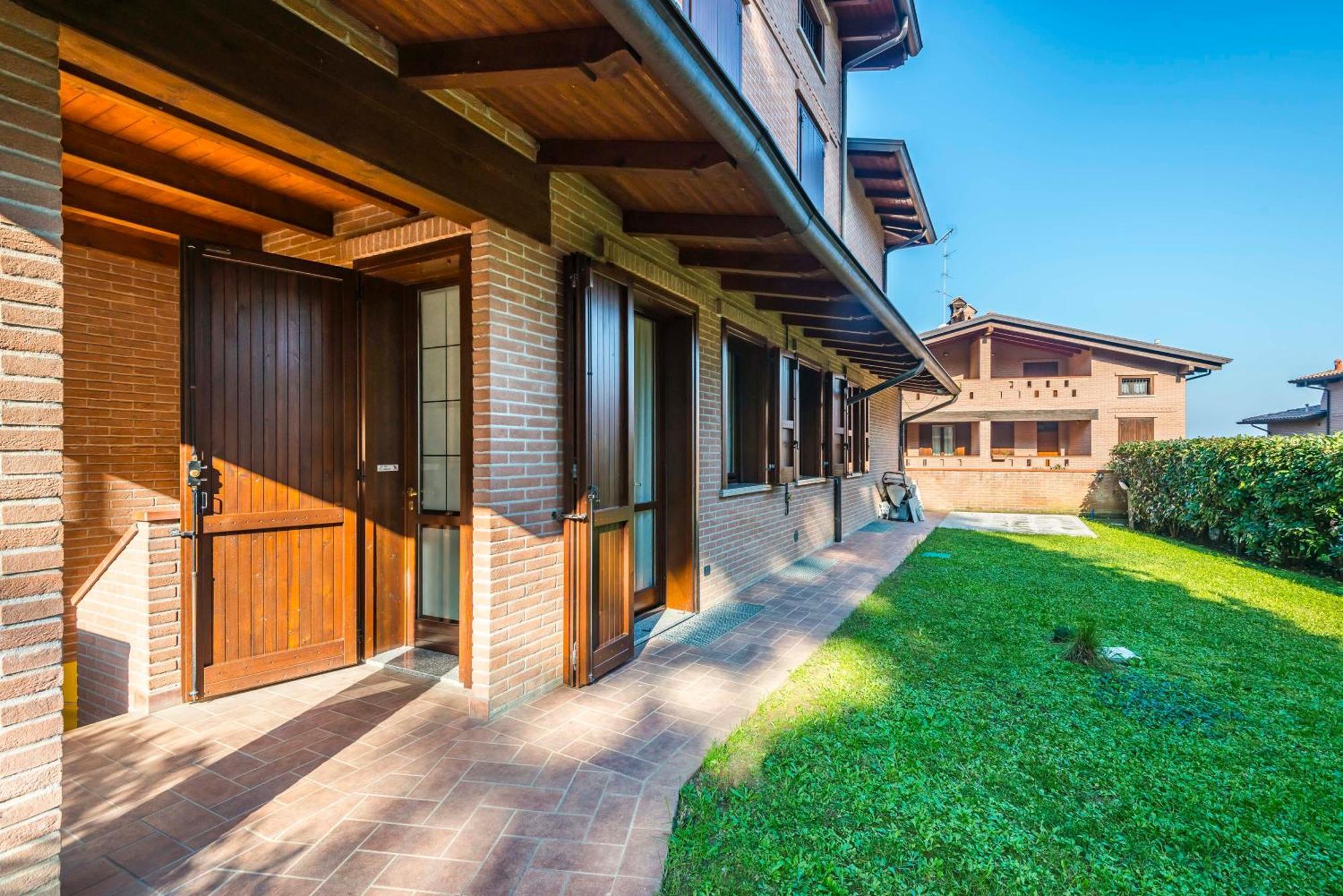 Jacuzzi Apartment In Italian Villa, Wi-Fi & Garden Sassuolo - Maranello Casalgrande Exterior photo